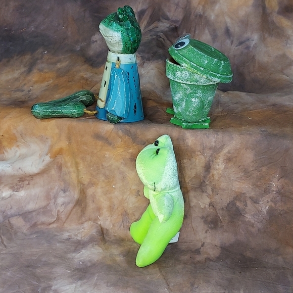 Frog Collectibles Trio Classic Toy Co Plush,Clay Pot frog,Resin Metal Wood Frog - Picture 4 of 10